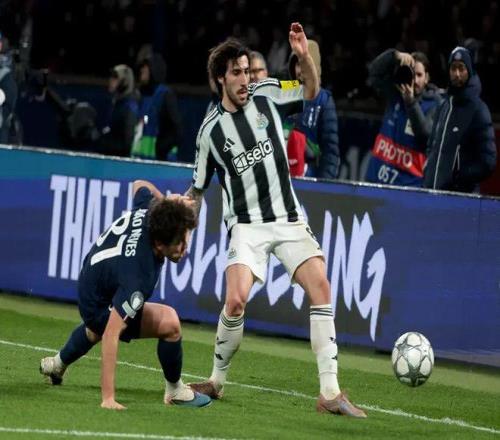 人民日报,该地建设成,多功能体育,中国开云彩票网,足彩竞猜,开云彩票网,体彩竞猜