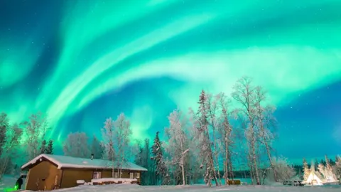 东契奇26分5板5助领航，克莱三分开挂，独行侠41分大胜鹈鹕，英格拉姆17分5板贡献可圈可点